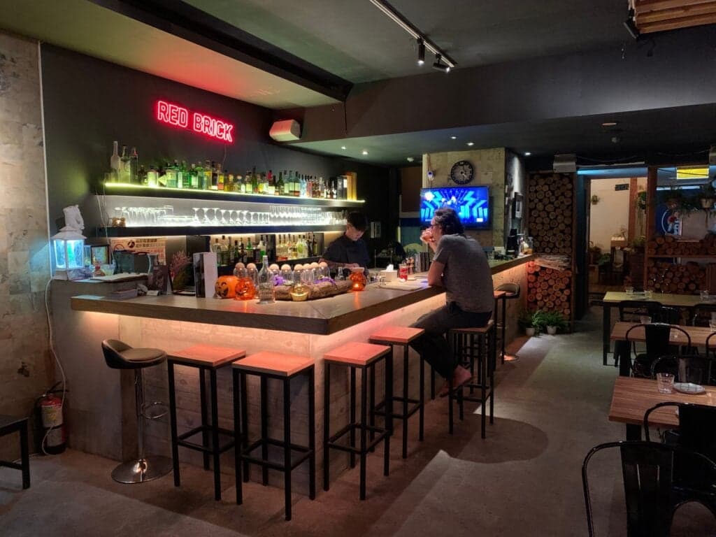 Red Brick Music Restaurant Review|Mystery Shopper's Secret Music Venue: Cocktails, Cuisine, and Live Band — Three Wishes, One Night