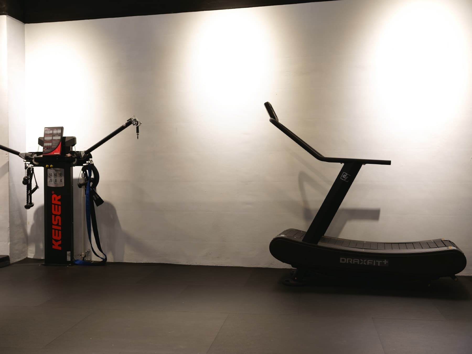 特徴的な器具でより効果的なトレーニングを。