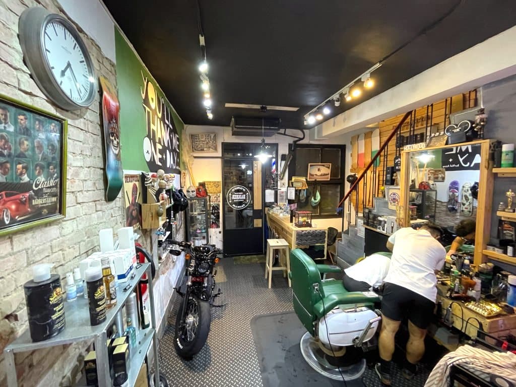 å°åç·å£«çé«®æšèŠ Chen San Barber shop åæ¡ç·ä»ç髮廳
