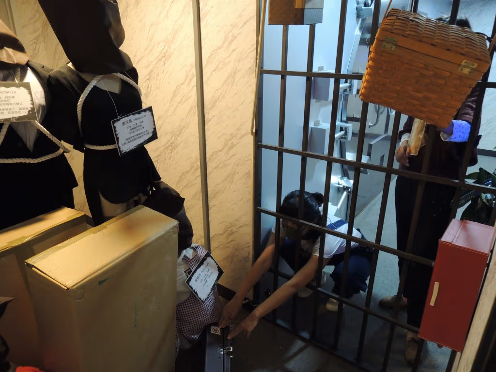 解任務之餘還要抵抗警方