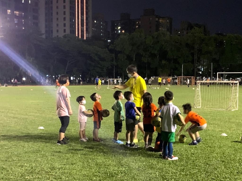 高雄兒童運動推薦 小雷鳥足球營3
