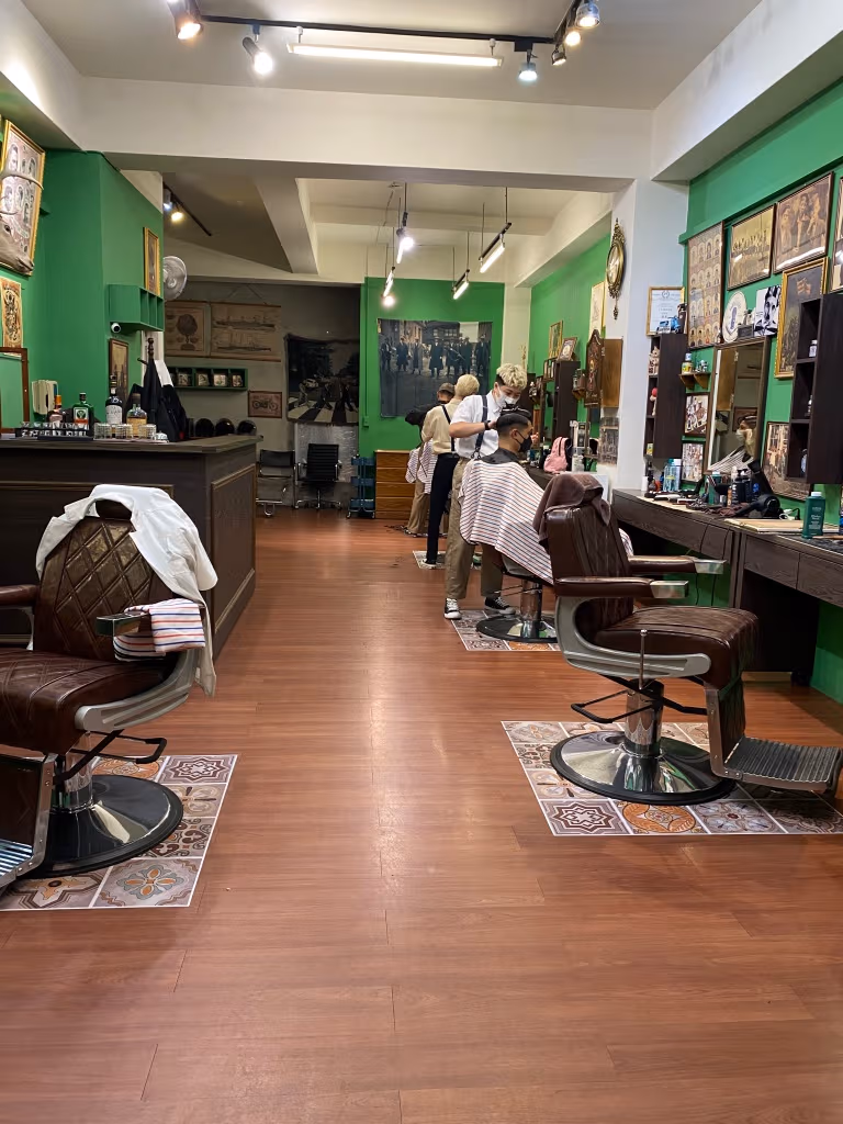 ๅฐๅ็ทๅฃซ็้ซฎๆจ่ฆ 1992 Barber shop3