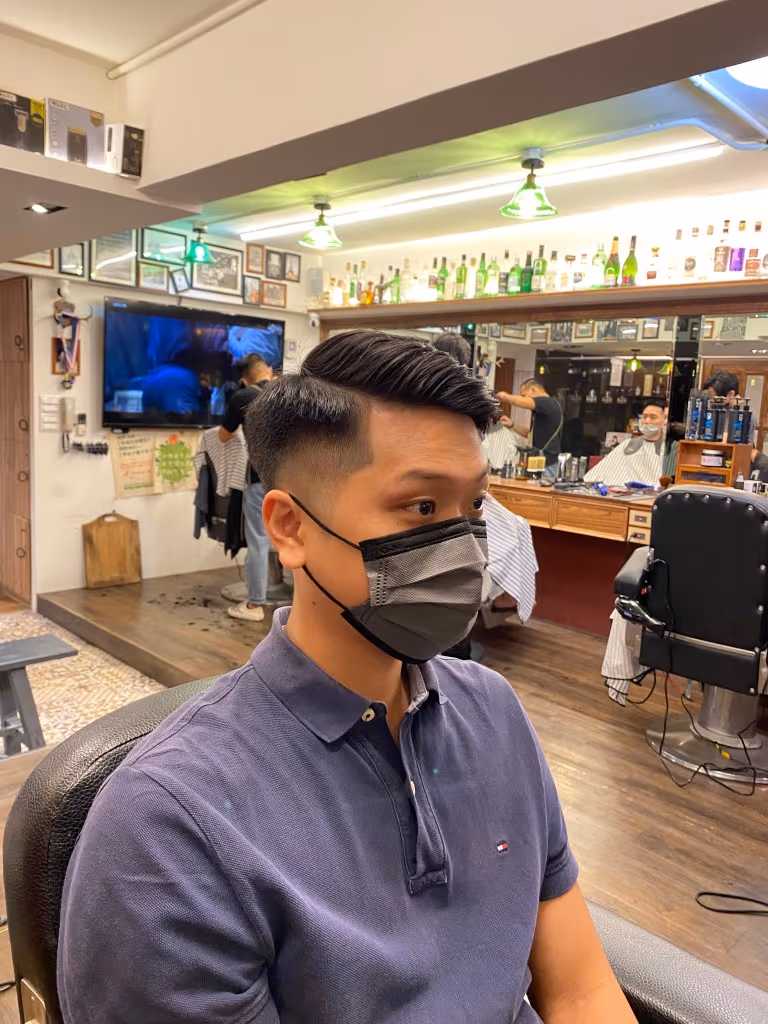 ๅฐๅ็ทๅฃซ็้ซฎๆจ่ฆ Razor Barbershop ็ทไป็้ซฎ3