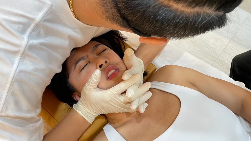 Manual Facial Sculpting