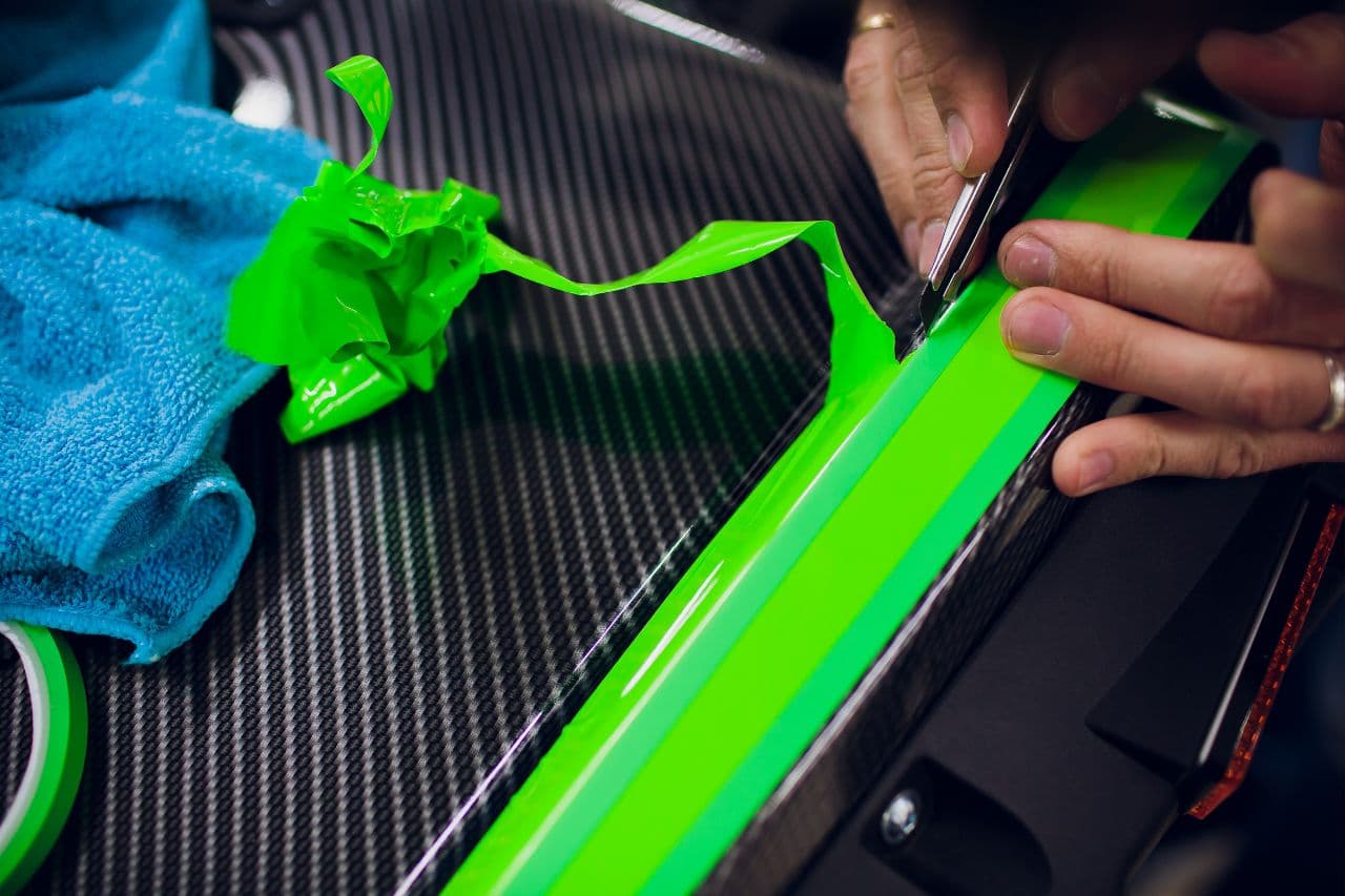 車のラッピングフィルムには様々な種類があります。