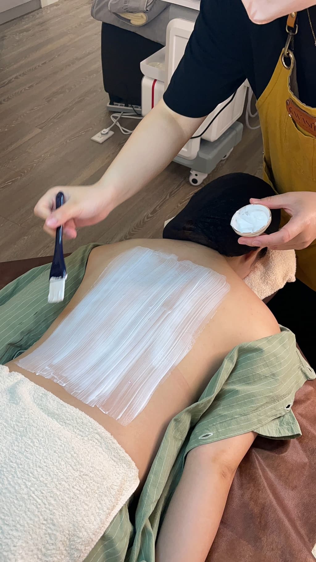 Back mask and serum infusion