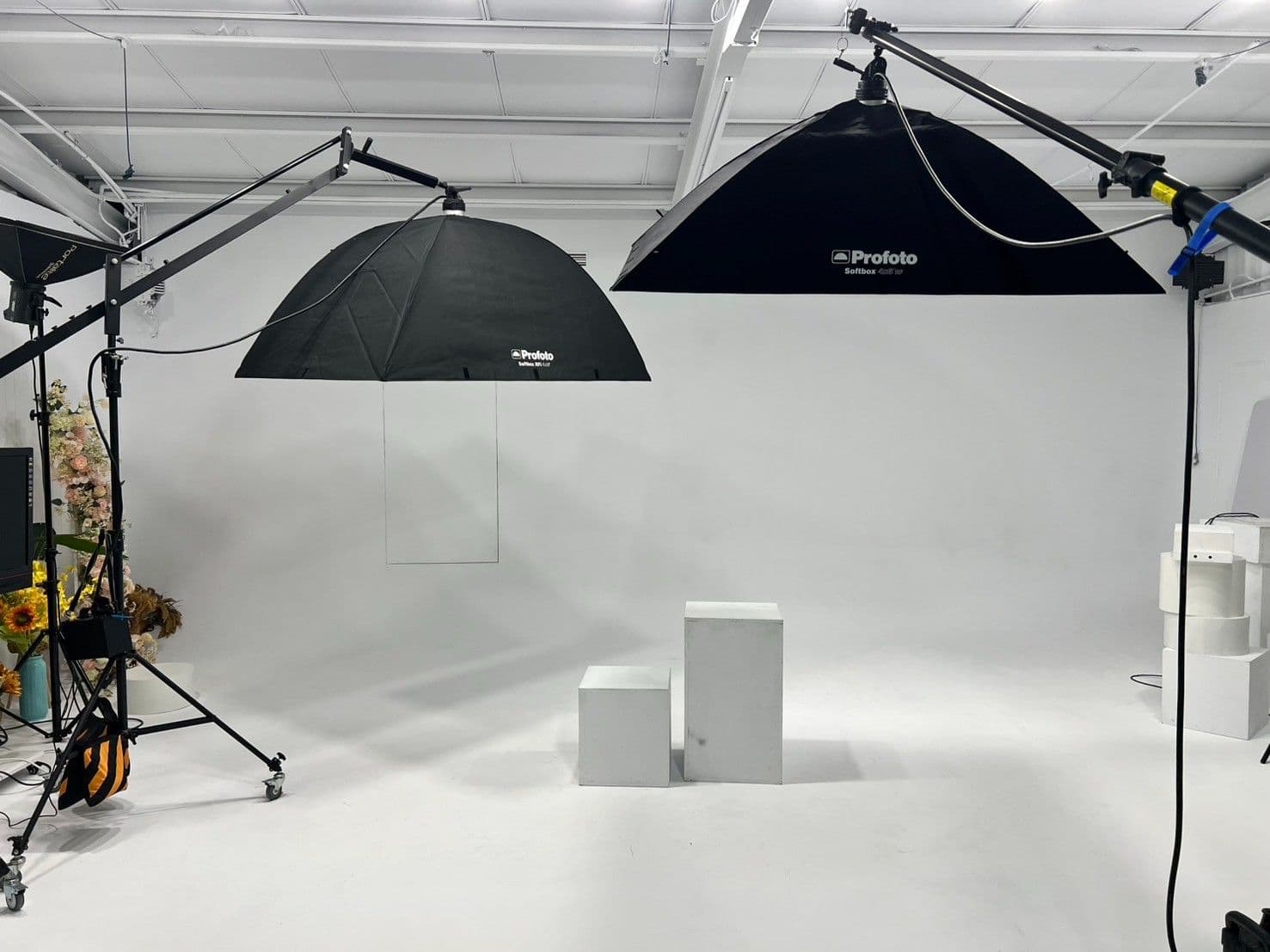 A spacious 100-ping venue with comfortable flow and thoughtful design