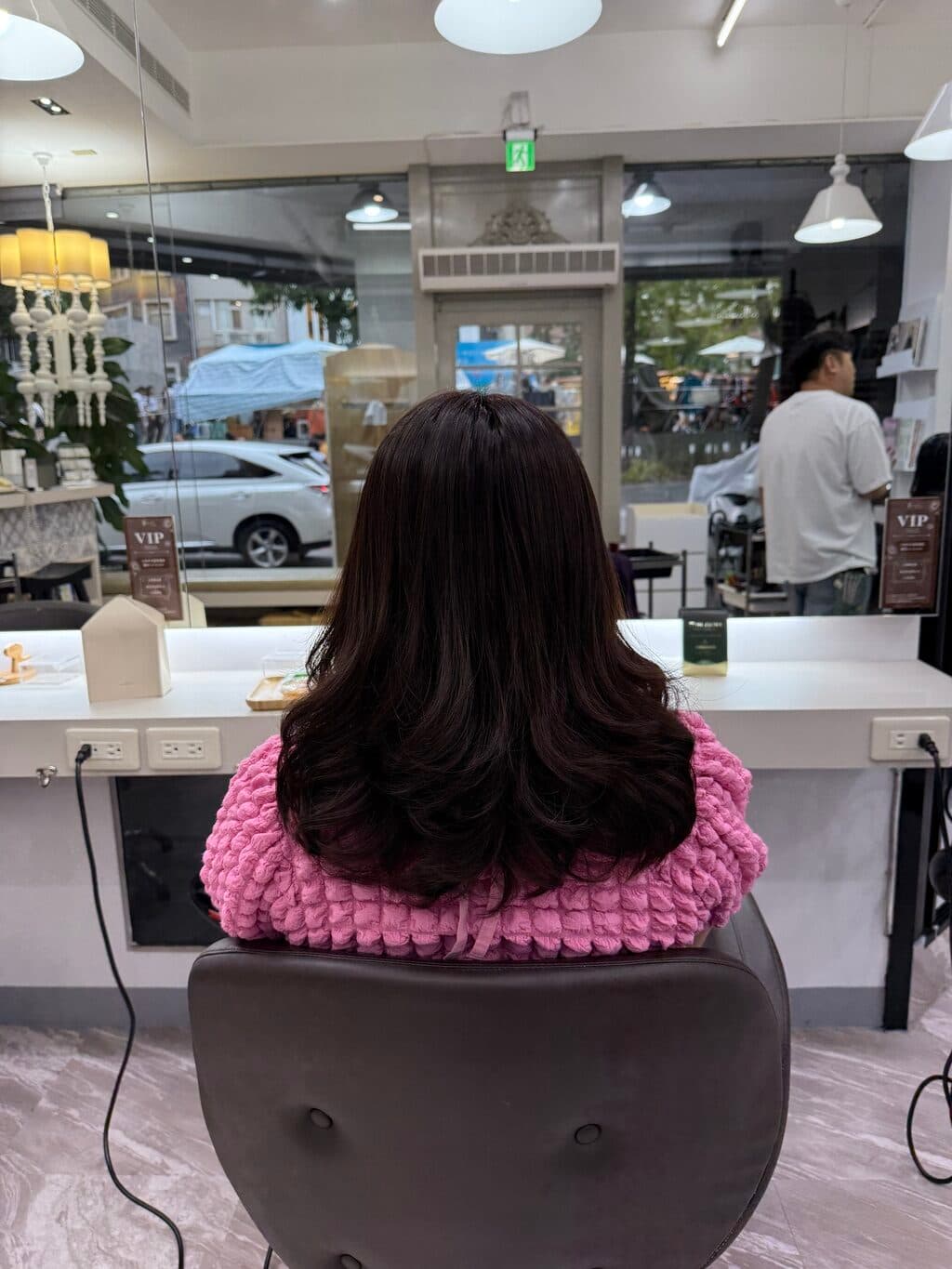 in circle hair salon