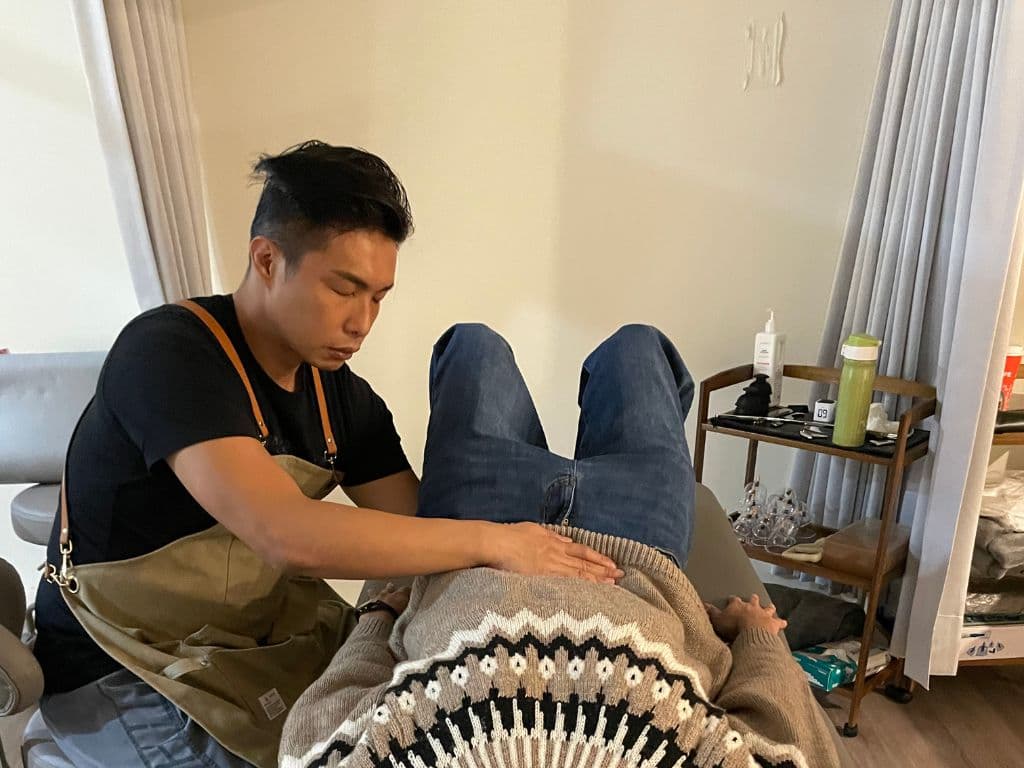 輕輕一按,狀況大幅改善?教練解密痠痛真正原因