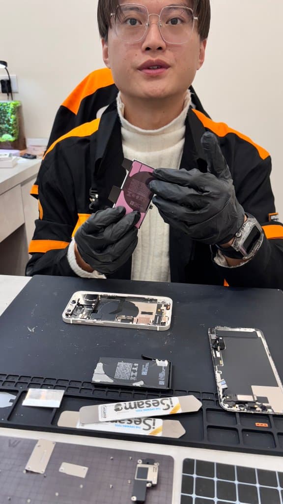 iPhone Battery Replacement: A Thoughtful Service Experience