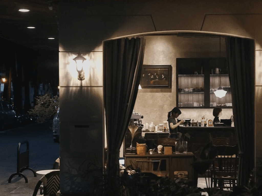 Late-Night Cafés