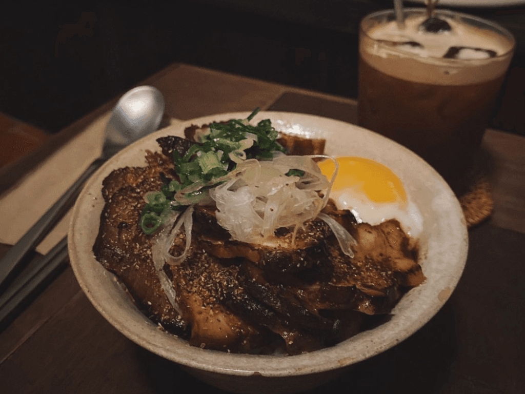 Late-Night Cafés