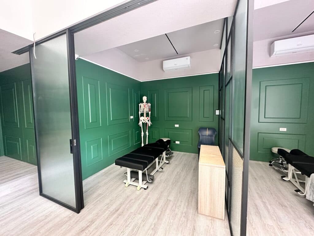 板橋整復推薦_脊上爵醒日式整復