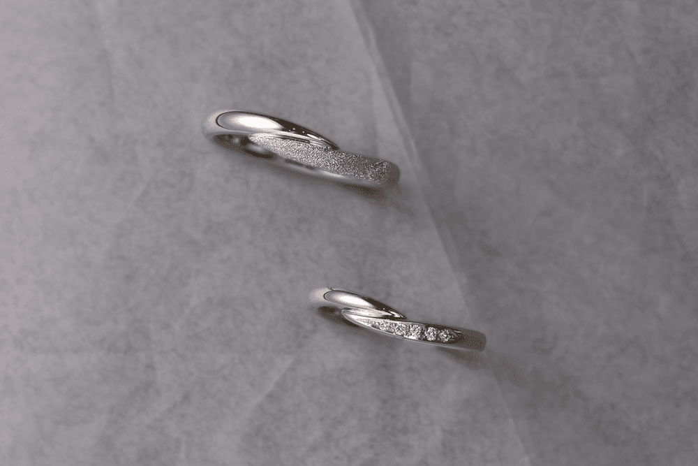 Common custom wedding ring designs include a variety of styles.