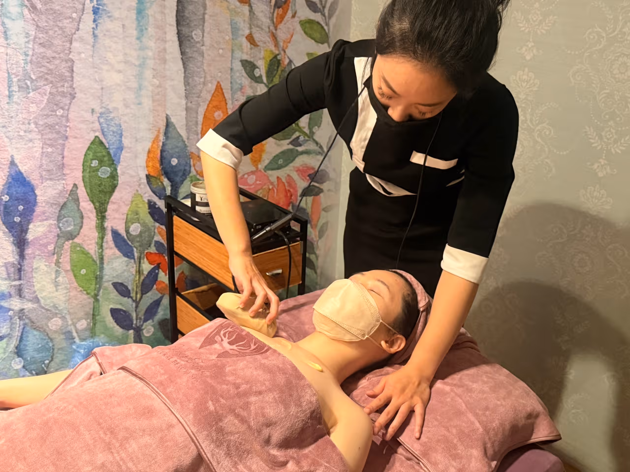 芮薇荷夢幻森林 SPA 新竹店評價|儀器手技雙管齊下,全方位深層放鬆