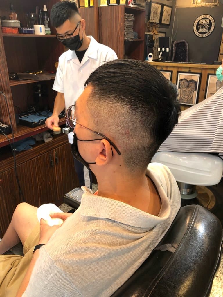 Mr.Barber’s Parlor 미스터 바버 이발소