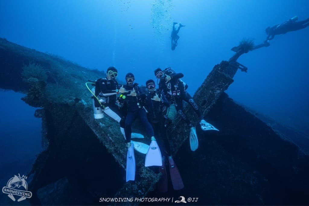 高級潛點 鎮海艦