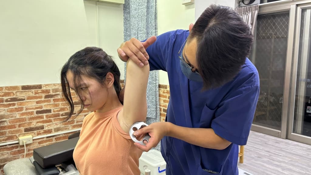 搭配筋膜刀放鬆更深層