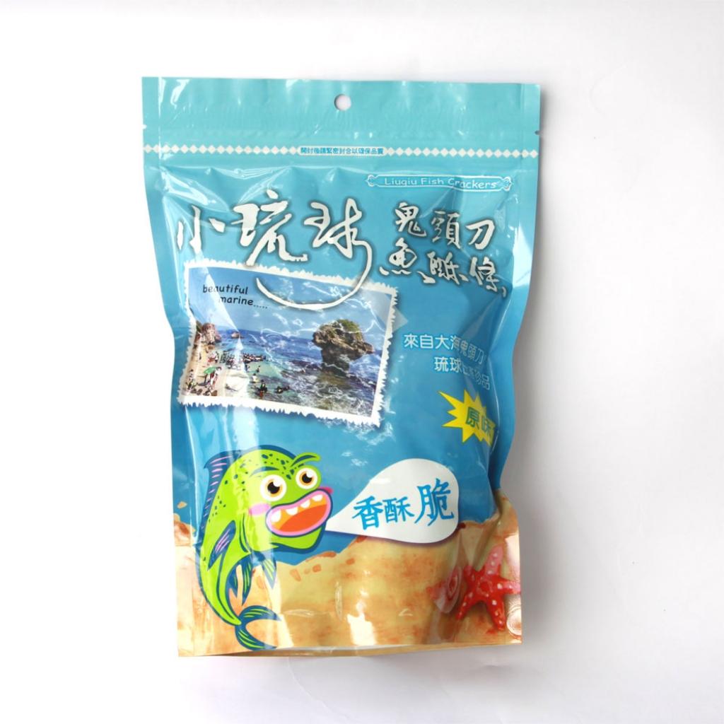 小琉球名產還有鬼頭刀,但要直接把魚帶回本島,想想就覺得麻煩!
如果是鬼頭刀魚酥條,就沒問題囉!跟平常吃的餅乾不一樣,多了魚的鮮,酥脆口感讓人一口接一口停不下來啊
