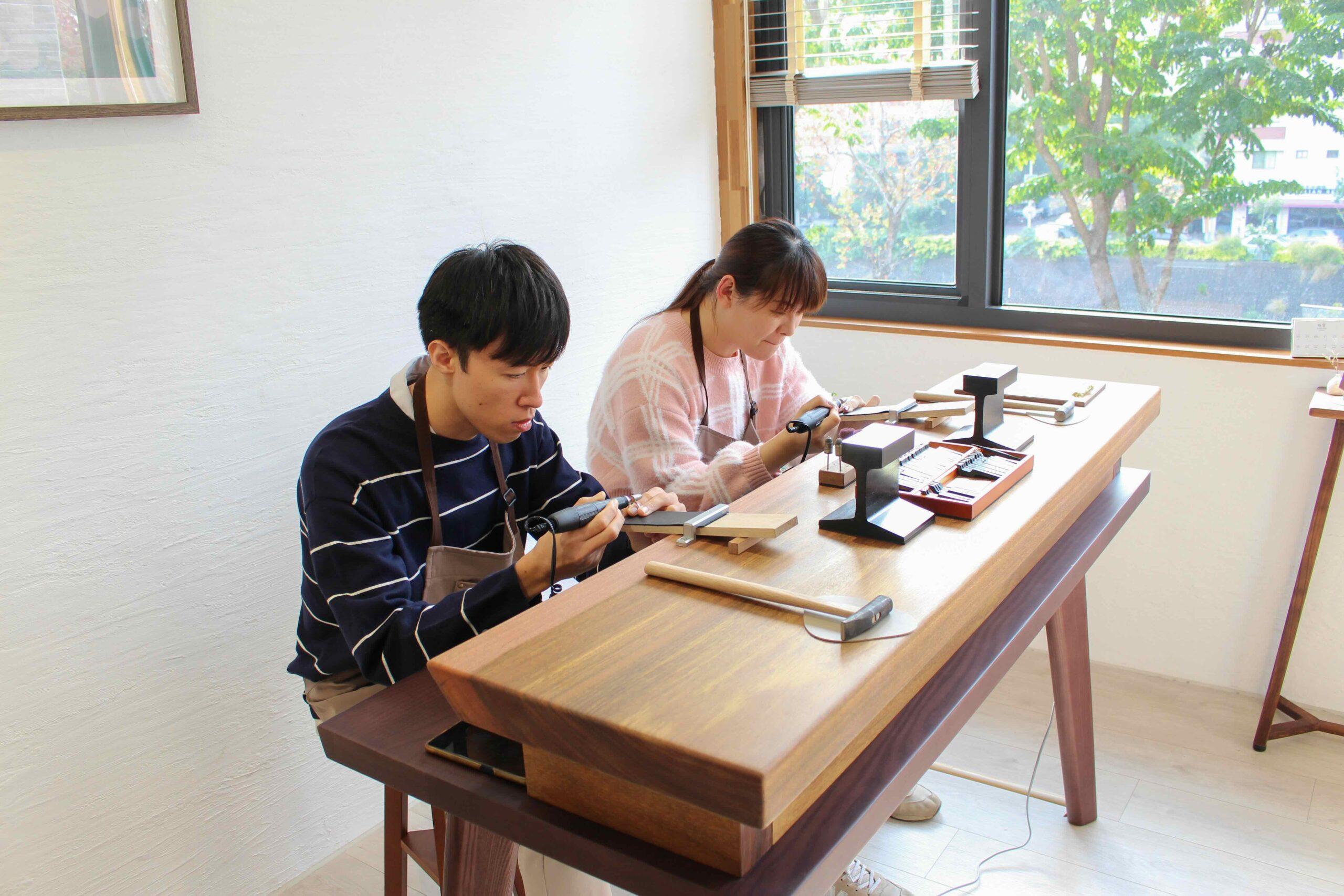 職人が終始付き添い、1つの時間帯につき1組のお客様のみ対応します。