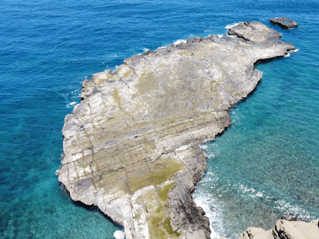 第一次到澎湖、第一次進行跳島的旅客怎麼選?一說到澎湖最經典的離島就是七美和望安,所以如果你是第一次跳島,會建議不要錯過這兩個經典的跳島目的地!七美&望安跳島一日