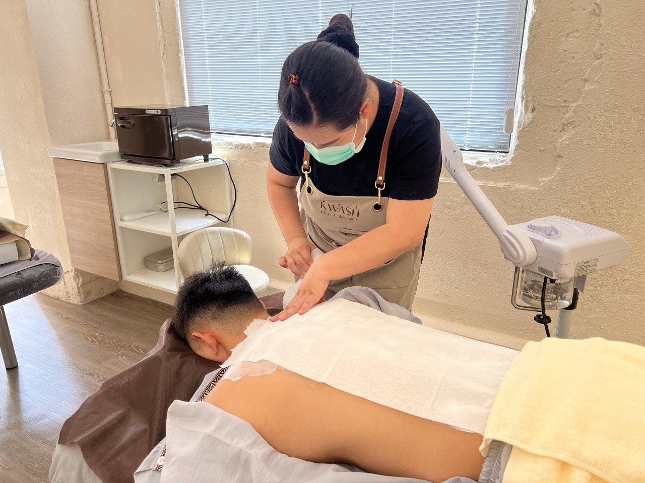Back Clarity Duo: Your Back Needs Skincare Too