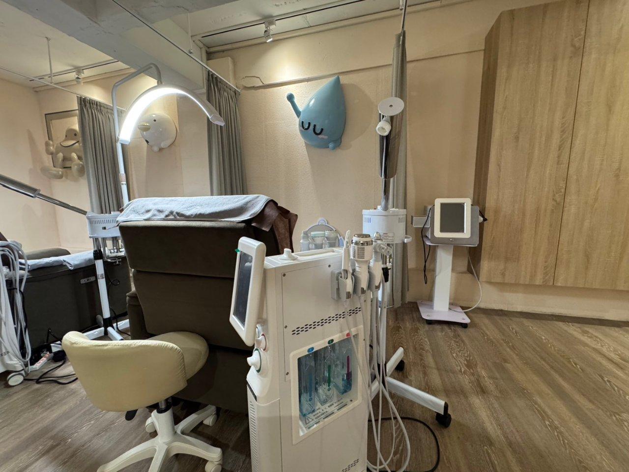 Skincare is for everyone, and KWASH creates a stress-free Korean-style skincare experience.