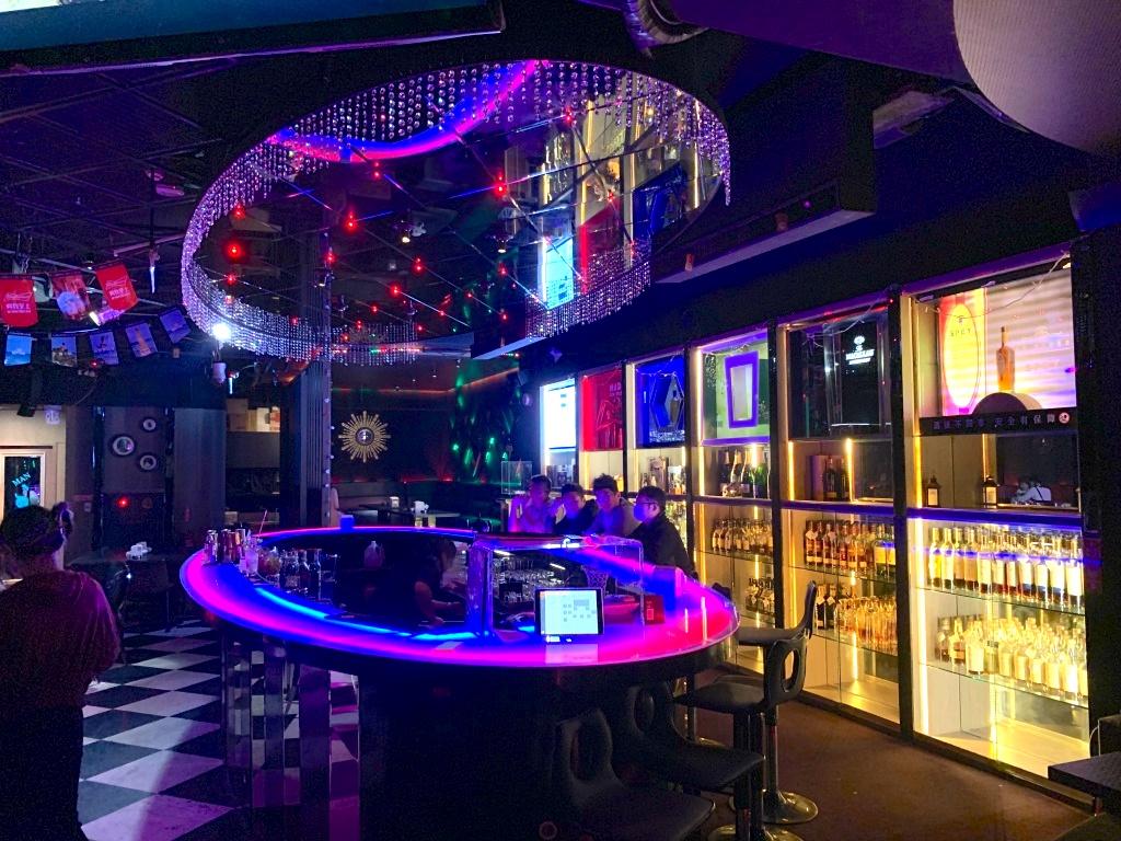 台中音樂酒吧推薦 Amuce Plus 時尚夜店