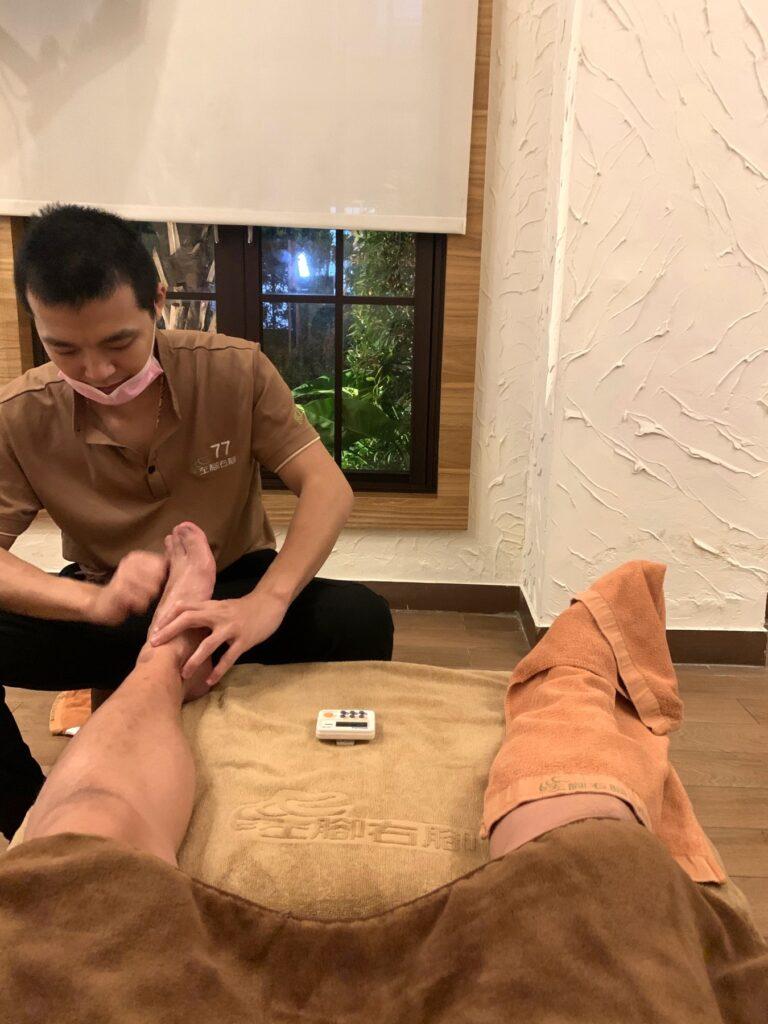 高雄按摩推薦 腳底按摩 左腳右腳0