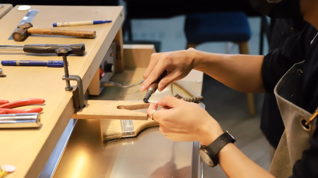 The heartwarming magic that revives old jewelry: Chengfeng Jewelry's restoration stories
