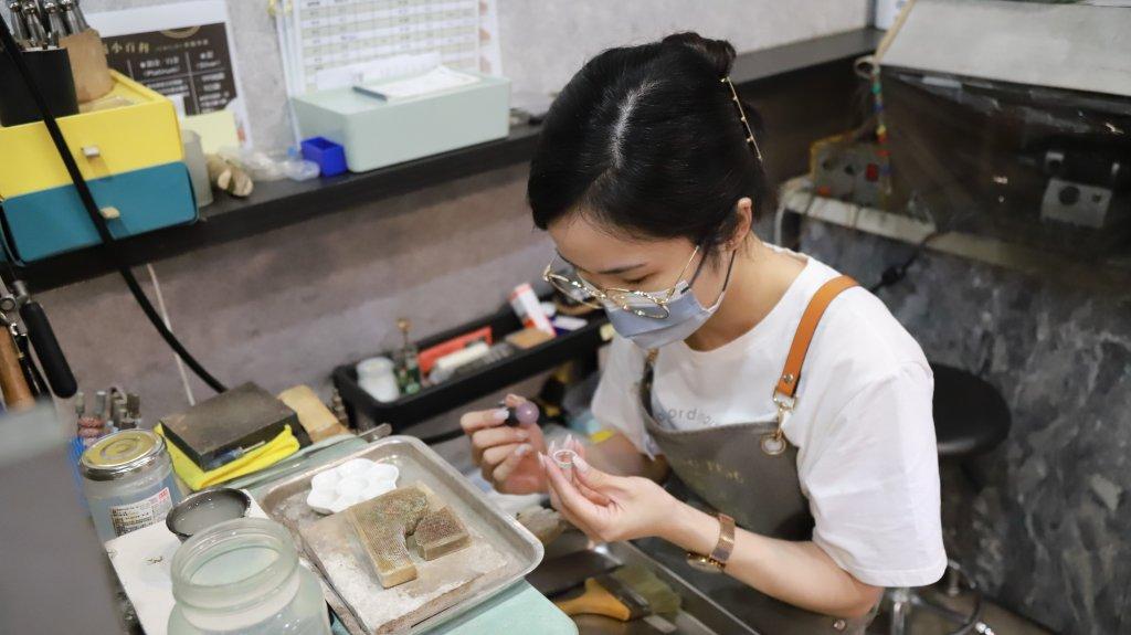 The heartwarming magic that revives old jewelry: Chengfeng Jewelry's restoration stories