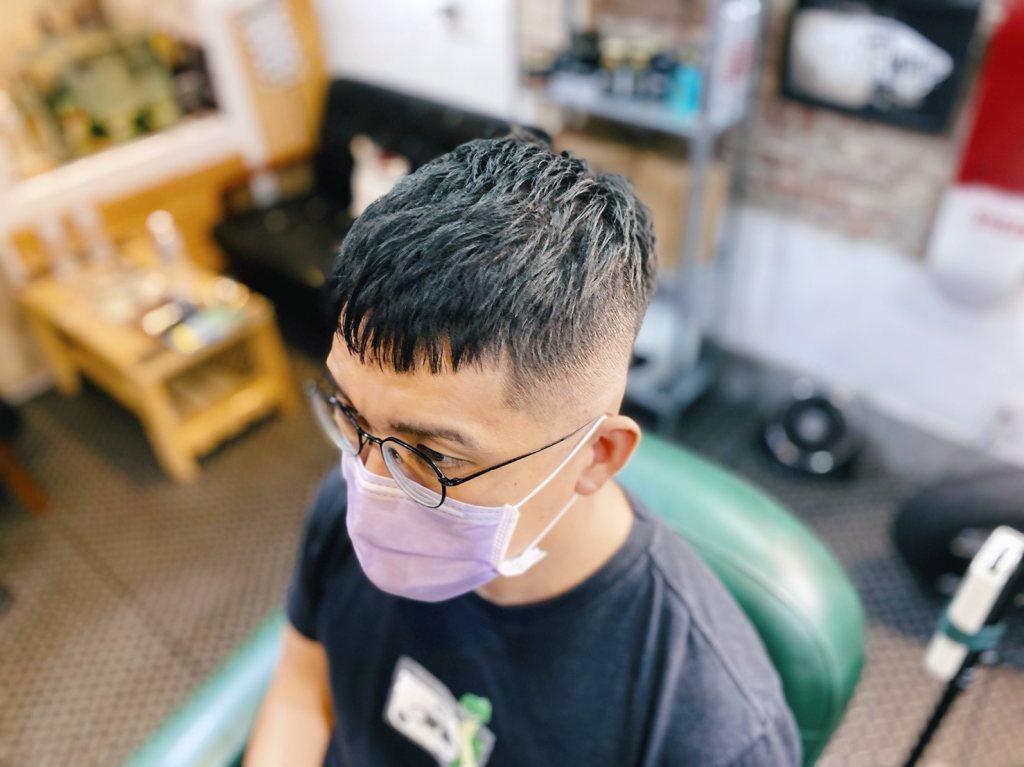 台南男士理髮推薦 Chen San Barber shop 勁桑男仕理髮廳4