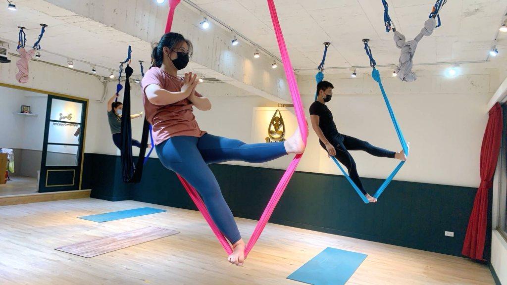 高雄空中瑜珈推薦 嬫嬫飛仙 Jung Aerial Yoga2