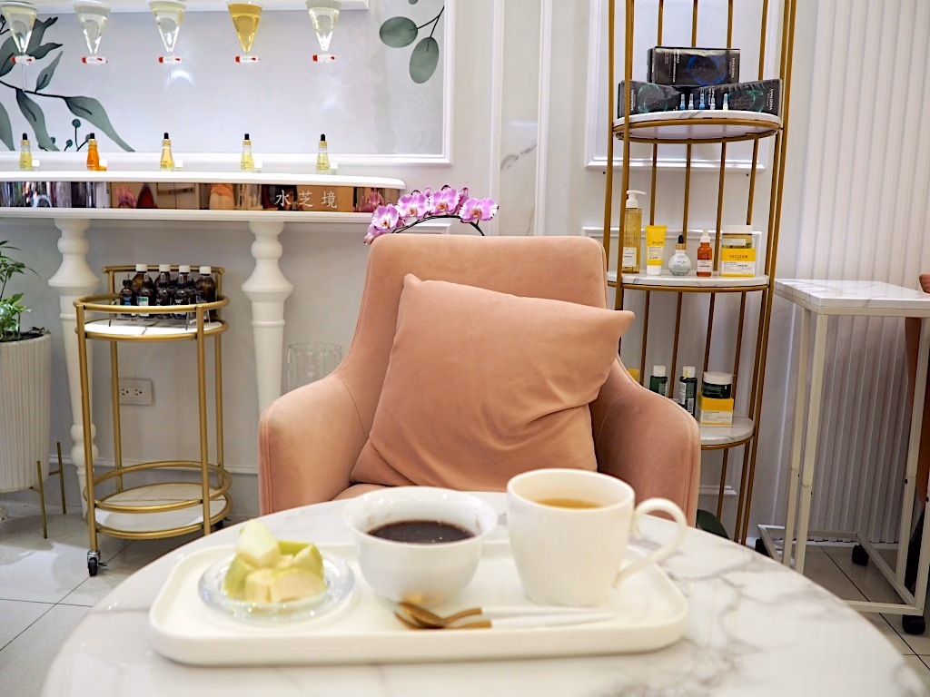 Dessert and fruit are served after your treatment.