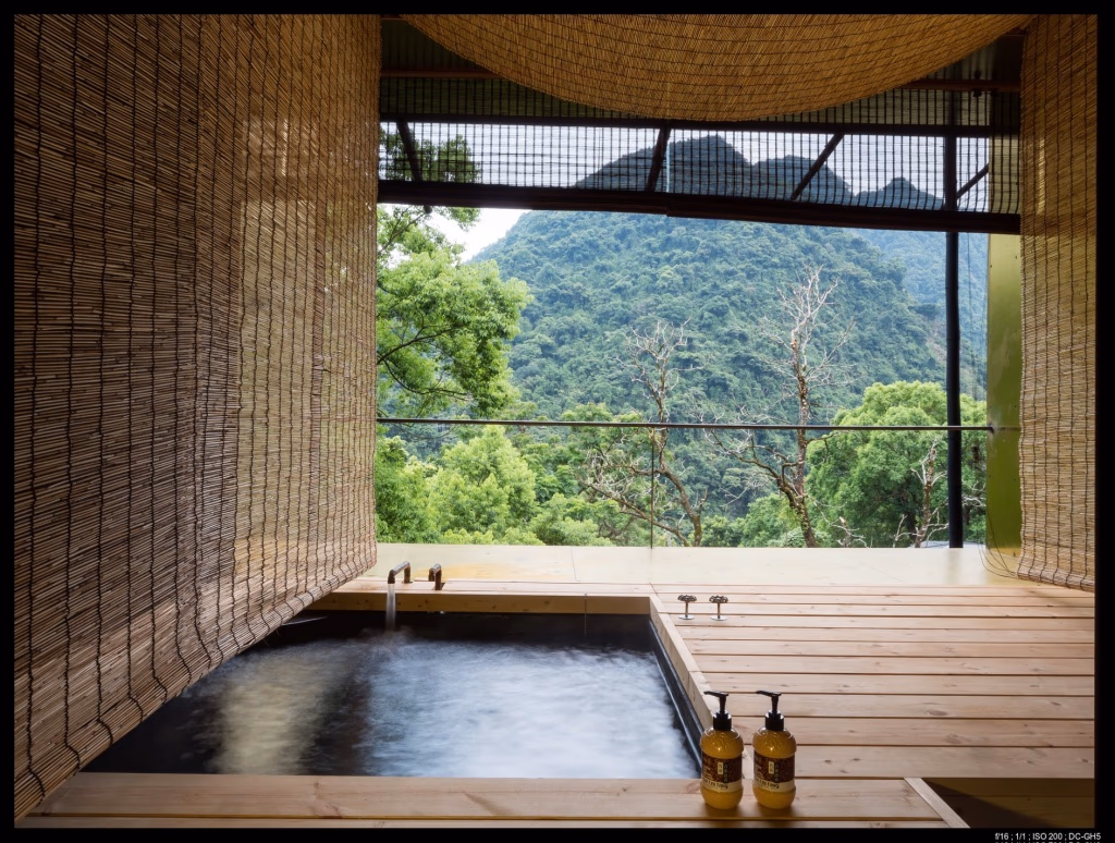 Stop 5: Wulai Hot Springs - Volando Urai