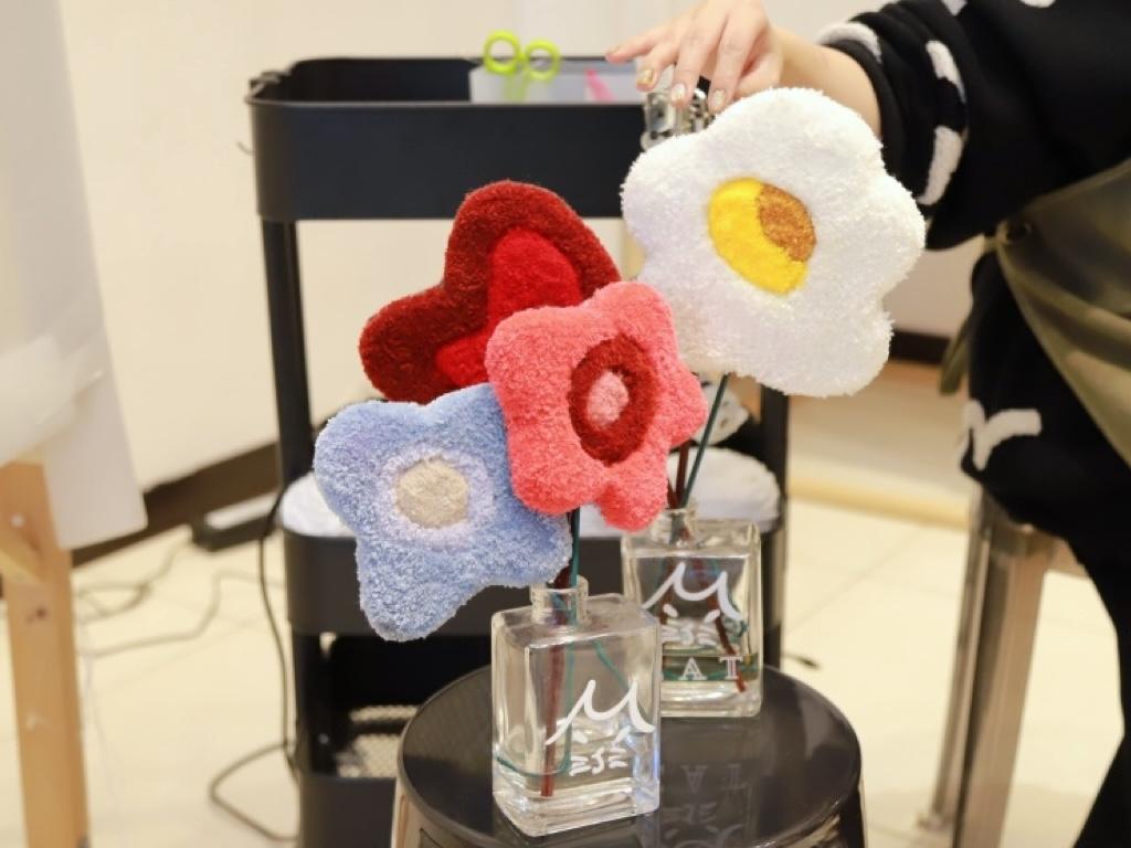 Diffuser Plush Ornament Workshop