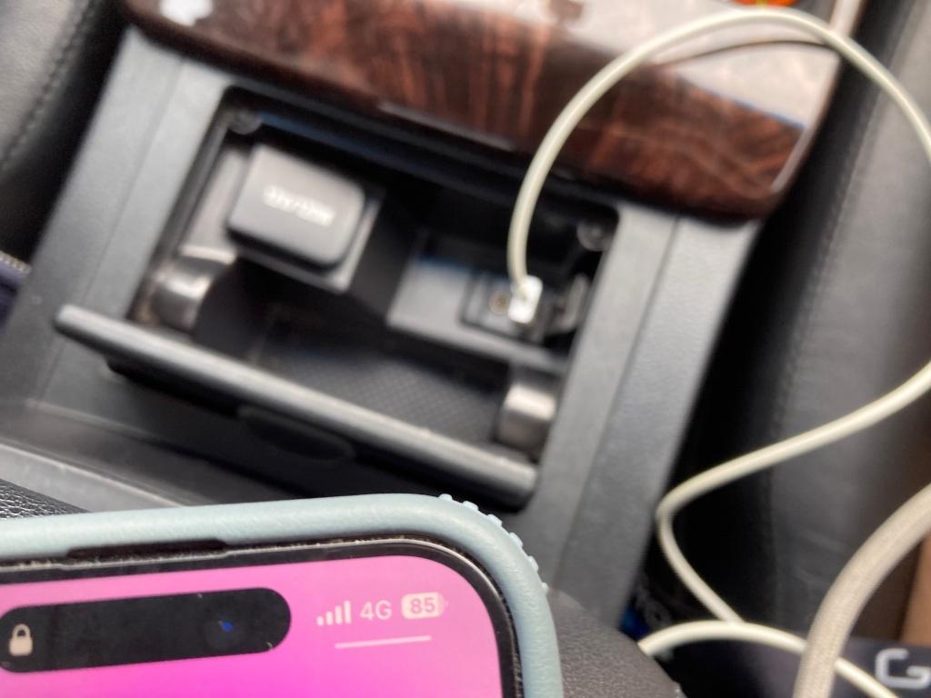 提供車充與行車紀錄器