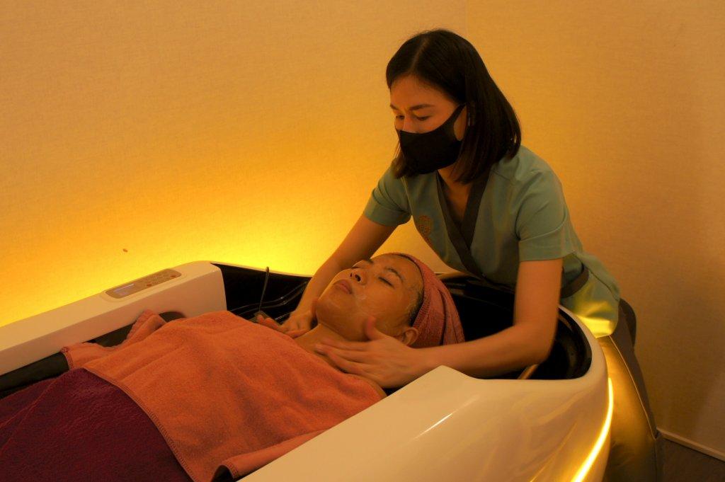 Vietnamese Hair Wash & Full-Body Massage: Double the Relaxation in One Session
