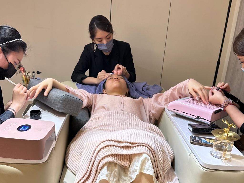 小 V 臉撥筋按摩