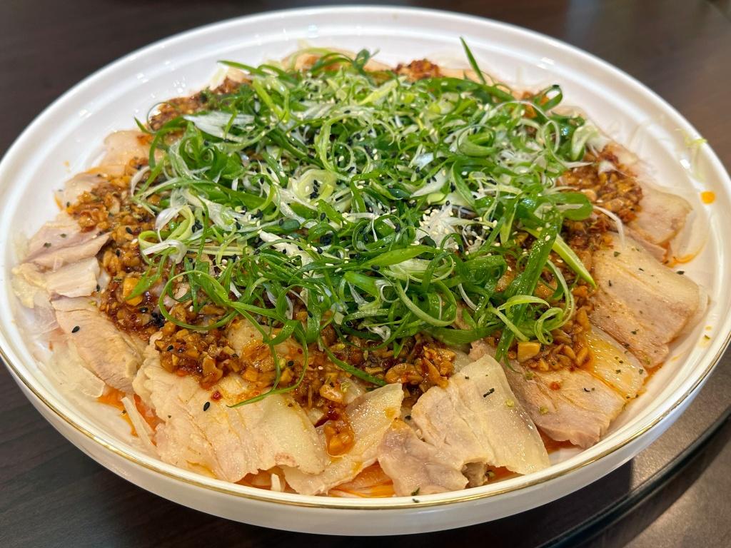 Sichuan Black Pork with Broadsword