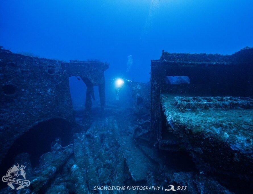 潛點特色:台灣投放最大的人工軍艦
地點:琉球南邊,海子口外海
潛點座標:22°19’05.0″N 120°21’25.0″E
適合潛水類型:水肺潛水
潛點等級: