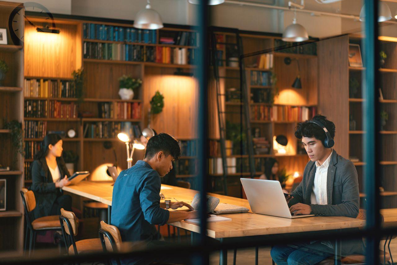 台北共享辦公室推薦｜去 Coworking Space 辦公，5 間台北共享空間日租評比