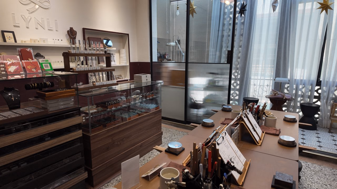About LYNLI STUDIO