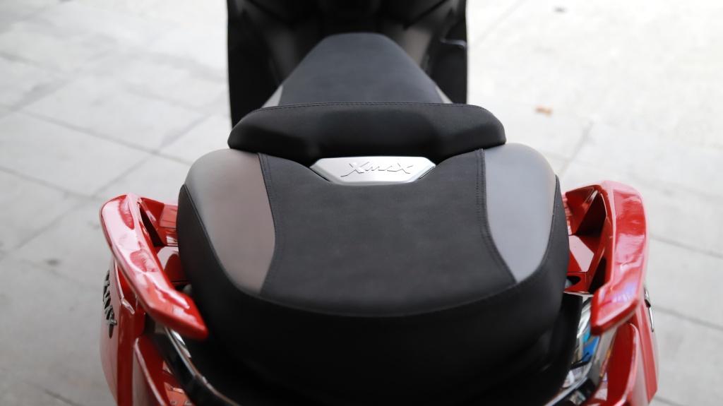 YAMAHA XMAX300