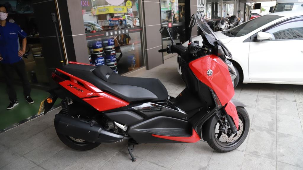 YAMAHA XMAX300