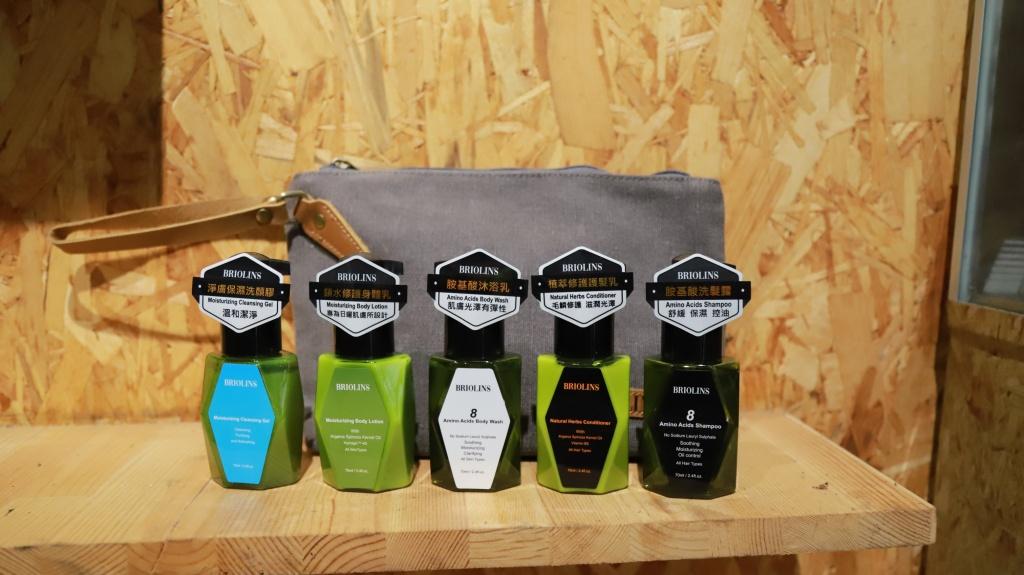 Skincare Travel Set: Always Ready to Go