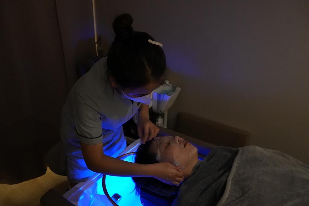 Facial Gua Sha and Beauty Treatments