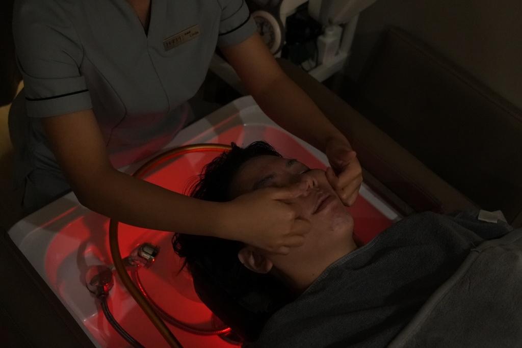 Facial Gua Sha and Beauty Treatments