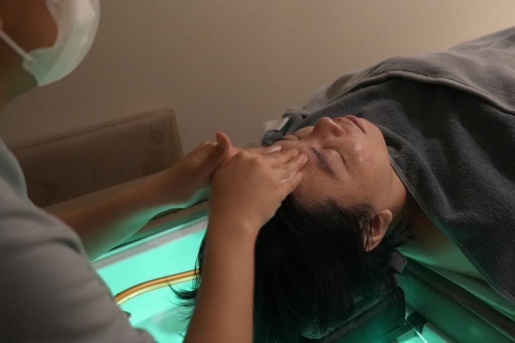 Facial Gua Sha and Beauty Treatments