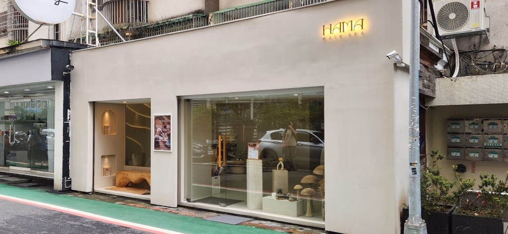 It's located near Zhongxiao Dunhua MRT Station.